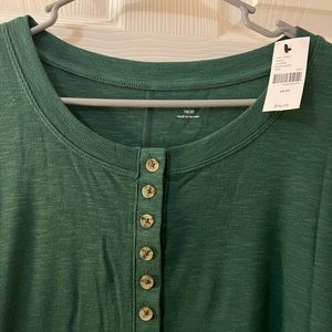 Lane Bryant Top Size 18/20. Emerald green.